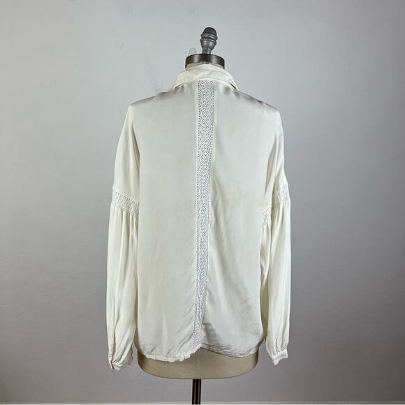 FRAME Denim Le Lace Trim Blouse in Off White - Picture 9 of 11